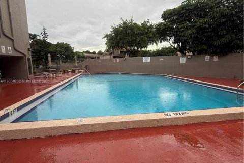 Copropriété à louer à Miami, Floride: 1 chambre, 81.1 m2 № 1952812 - photo 14