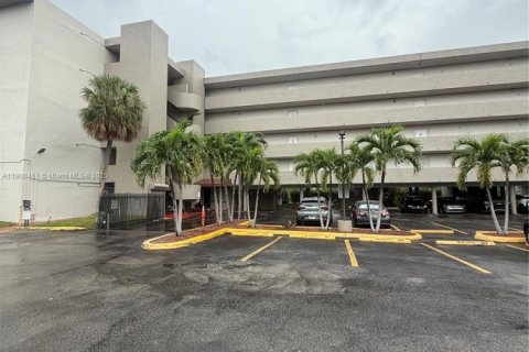 Copropriété à louer à Miami, Floride: 1 chambre, 81.1 m2 № 1952812 - photo 12