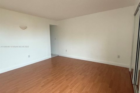 Copropriété à louer à Miami, Floride: 1 chambre, 81.1 m2 № 1952812 - photo 9