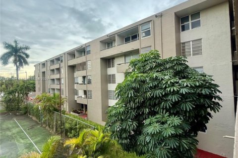 Copropriété à louer à Miami, Floride: 1 chambre, 81.1 m2 № 1952812 - photo 18