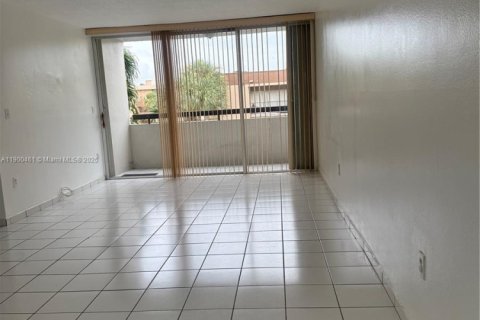 Copropriété à louer à Miami, Floride: 1 chambre, 81.1 m2 № 1952812 - photo 3