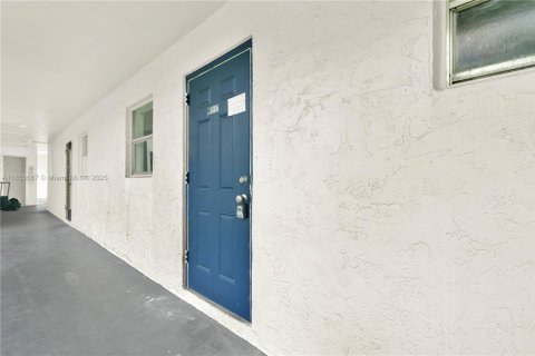 Купить кондоминиум в Тамарак, Флорида 2 спальни, 95.22м2, № 1871581 - фото 23