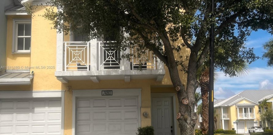 Touwnhouse à Doral, Floride 4 chambres, 215.53 m2 № 1833936
