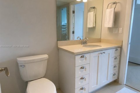 Condo in Miami, Florida, 2 bedrooms № 2088217 - photo 11