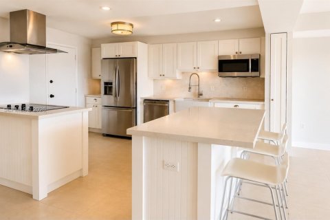 Condo in Miami, Florida, 2 bedrooms № 2088217 - photo 5