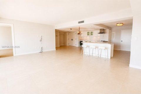 Condo in Miami, Florida, 2 bedrooms № 2088217 - photo 8