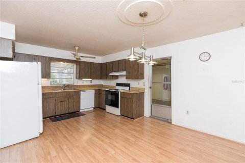 House in Flagler Beach, Florida 2 bedrooms, 90.86 sq.m. № 1559235 - photo 15