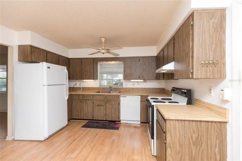 House in Flagler Beach, Florida 2 bedrooms, 90.86 sq.m. № 1559235 - photo 11