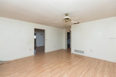 House in Flagler Beach, Florida 2 bedrooms, 90.86 sq.m. № 1559235 - photo 9