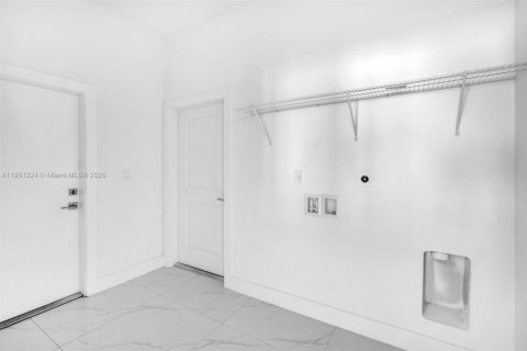 Купить виллу или дом в Хомстед, Флорида 4 спальни, 193.61м2, № 1958154 - фото 29