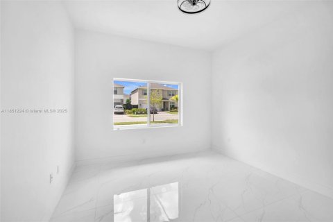 Купить виллу или дом в Хомстед, Флорида 4 спальни, 193.61м2, № 1958154 - фото 21