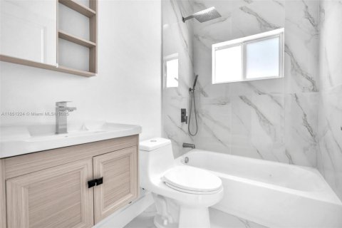 Купить виллу или дом в Хомстед, Флорида 4 спальни, 193.61м2, № 1958154 - фото 27