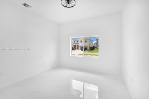 Купить виллу или дом в Хомстед, Флорида 4 спальни, 193.61м2, № 1958154 - фото 20