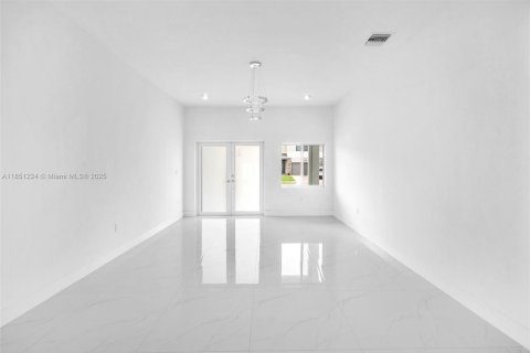 Купить виллу или дом в Хомстед, Флорида 4 спальни, 193.61м2, № 1958154 - фото 10