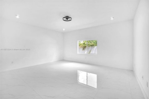 Купить виллу или дом в Хомстед, Флорида 4 спальни, 193.61м2, № 1958154 - фото 23