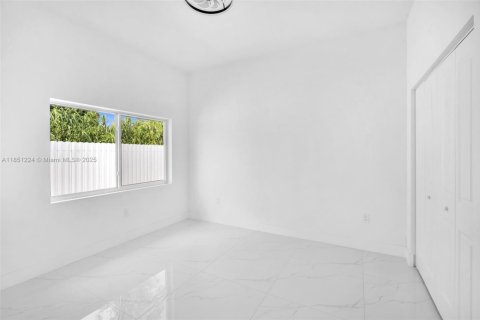 Купить виллу или дом в Хомстед, Флорида 4 спальни, 193.61м2, № 1958154 - фото 22