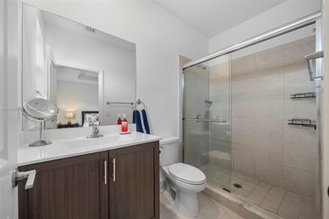 Townhouse in Homestead, Florida 3 bedrooms, 137.77 sq.m. № 1805986 - photo 17