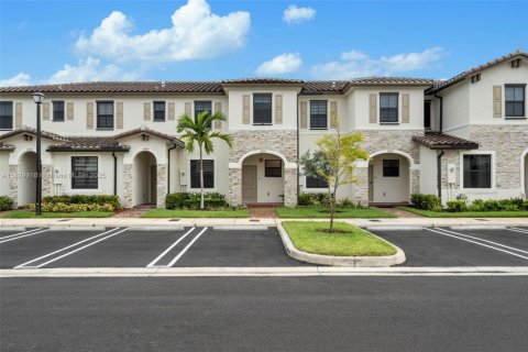 Townhouse in Homestead, Florida 3 bedrooms, 137.77 sq.m. № 1805986 - photo 2