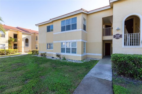 Copropriété à vendre à Sunrise, Floride: 2 chambres, 98.94 m2 № 2008435 - photo 3