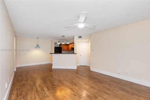 Copropriété à vendre à Sunrise, Floride: 2 chambres, 98.94 m2 № 2008435 - photo 10