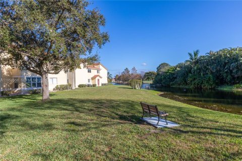 Copropriété à vendre à Sunrise, Floride: 2 chambres, 98.94 m2 № 2008435 - photo 7