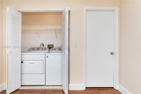 Copropriété à vendre à Sunrise, Floride: 2 chambres, 98.94 m2 № 2008435 - photo 29