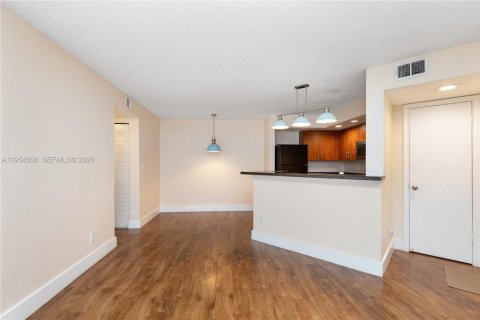 Copropriété à vendre à Sunrise, Floride: 2 chambres, 98.94 m2 № 2008435 - photo 11