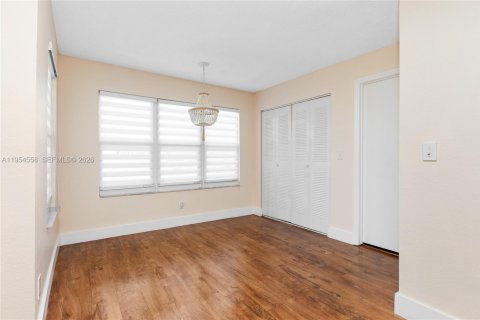 Copropriété à vendre à Sunrise, Floride: 2 chambres, 98.94 m2 № 2008435 - photo 25