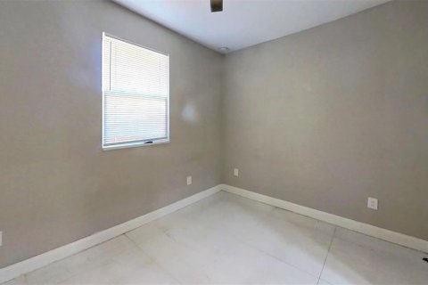 Villa ou maison à louer à Kissimmee, Floride: 1 chambre, 32.52 m2 № 2109641 - photo 5