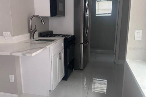 Villa ou maison à louer à Kissimmee, Floride: 1 chambre, 32.52 m2 № 2109641 - photo 8