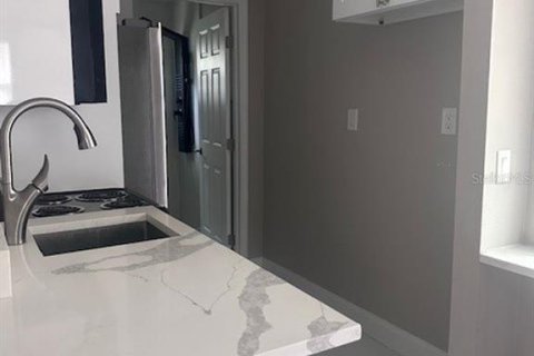 Villa ou maison à louer à Kissimmee, Floride: 1 chambre, 32.52 m2 № 2109641 - photo 6