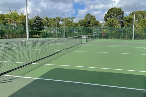 Condo in Doral, Florida, 2 bedrooms  № 2043019 - photo 18