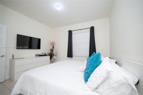 Condo in Doral, Florida, 2 bedrooms  № 2043019 - photo 5