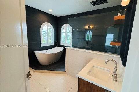 Villa ou maison à vendre à Melbourne Beach, Floride: 4 chambres, 316.8 m2 № 2433897 - photo 24