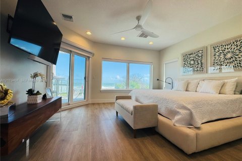 Villa ou maison à vendre à Melbourne Beach, Floride: 4 chambres, 316.8 m2 № 2433897 - photo 23