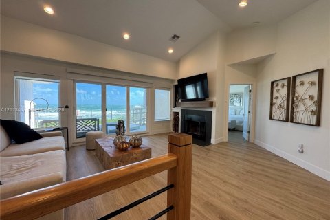 Villa ou maison à vendre à Melbourne Beach, Floride: 4 chambres, 316.8 m2 № 2433897 - photo 16