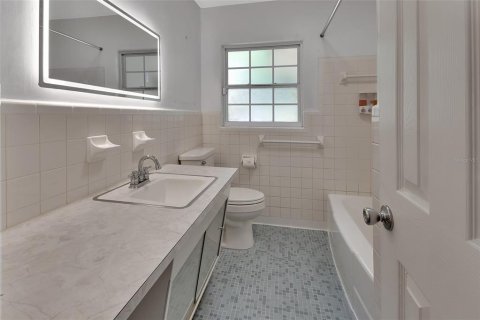 Villa ou maison à vendre à DeLand, Floride: 2 chambres, 120.96 m2 № 1914912 - photo 17