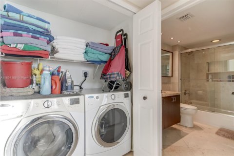 Condominio en venta en Miami Beach, Florida, 3 dormitorios, 127.46 m2 № 1948733 - foto 14