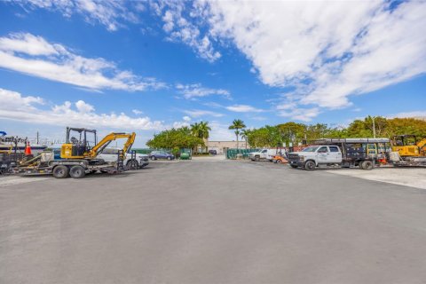 Immobilier commercial à vendre à Kendall, Floride № 1985449 - photo 6