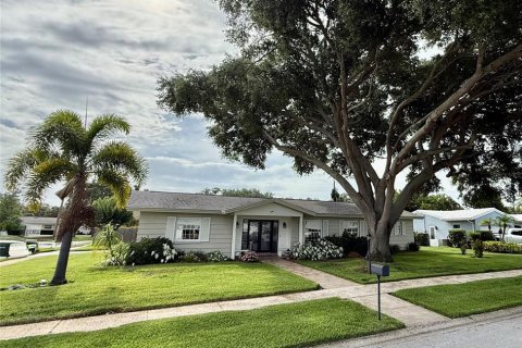 Casa en Clearwater, Florida 2 dormitorios, 184.04 m2 № 2131227