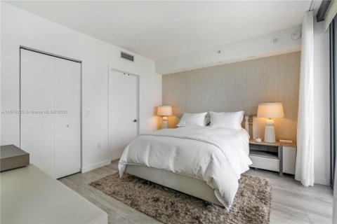 Condominio en alquiler en Miami, Florida, 3 dormitorios, 119.84 m2 № 1928995 - foto 9