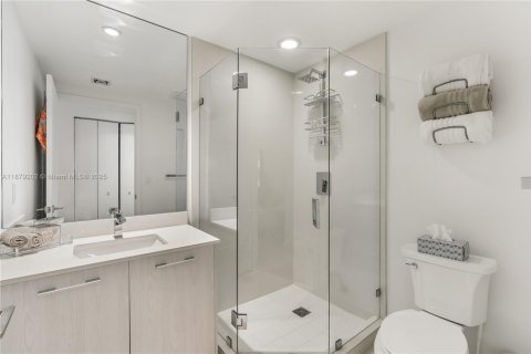 Condominio en alquiler en Miami, Florida, 3 dormitorios, 119.84 m2 № 1928995 - foto 15