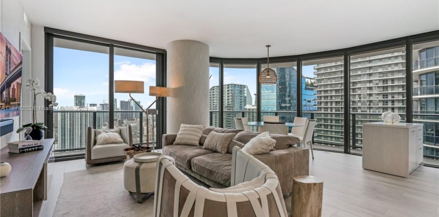 Condominio en Miami, Florida, 3 dormitorios  № 1928995
