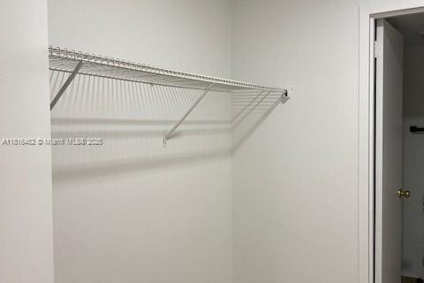 Condo in North Miami, Florida, 2 bedrooms  № 1978051 - photo 9