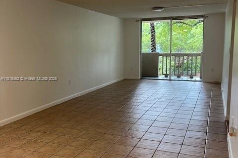 Condo in North Miami, Florida, 2 bedrooms  № 1978051 - photo 19