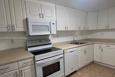 Condo in North Miami, Florida, 2 bedrooms  № 1978051 - photo 17