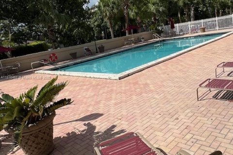 Condo in North Miami, Florida, 2 bedrooms  № 1978051 - photo 21