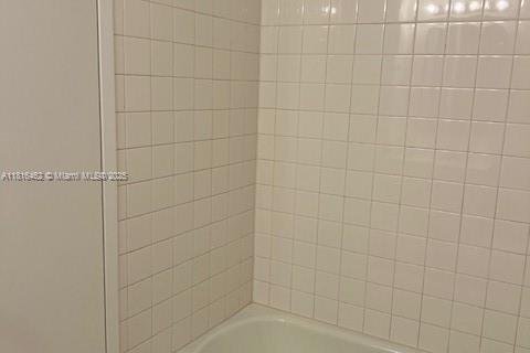 Condo in North Miami, Florida, 2 bedrooms  № 1978051 - photo 7