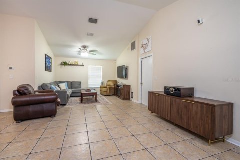 Villa ou maison à louer à Riverview, Floride: 3 chambres, 124.21 m2 № 1888528 - photo 5