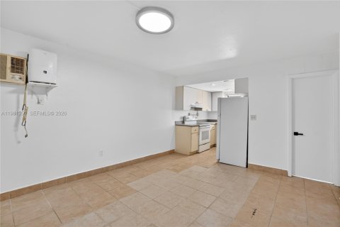 Appartement à louer à Coral Gables, Floride: 2 chambres, 76.18 m2 № 2043187 - photo 3